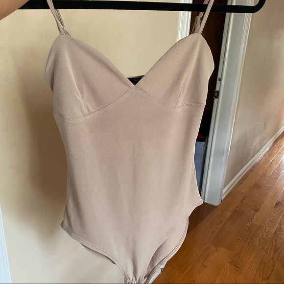 Classy Bodysuit - Picture 5 of 6